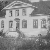 Knutsen Granis gamle hus på Bærøy, tidligere tilhørte dette huset Ernst Duus